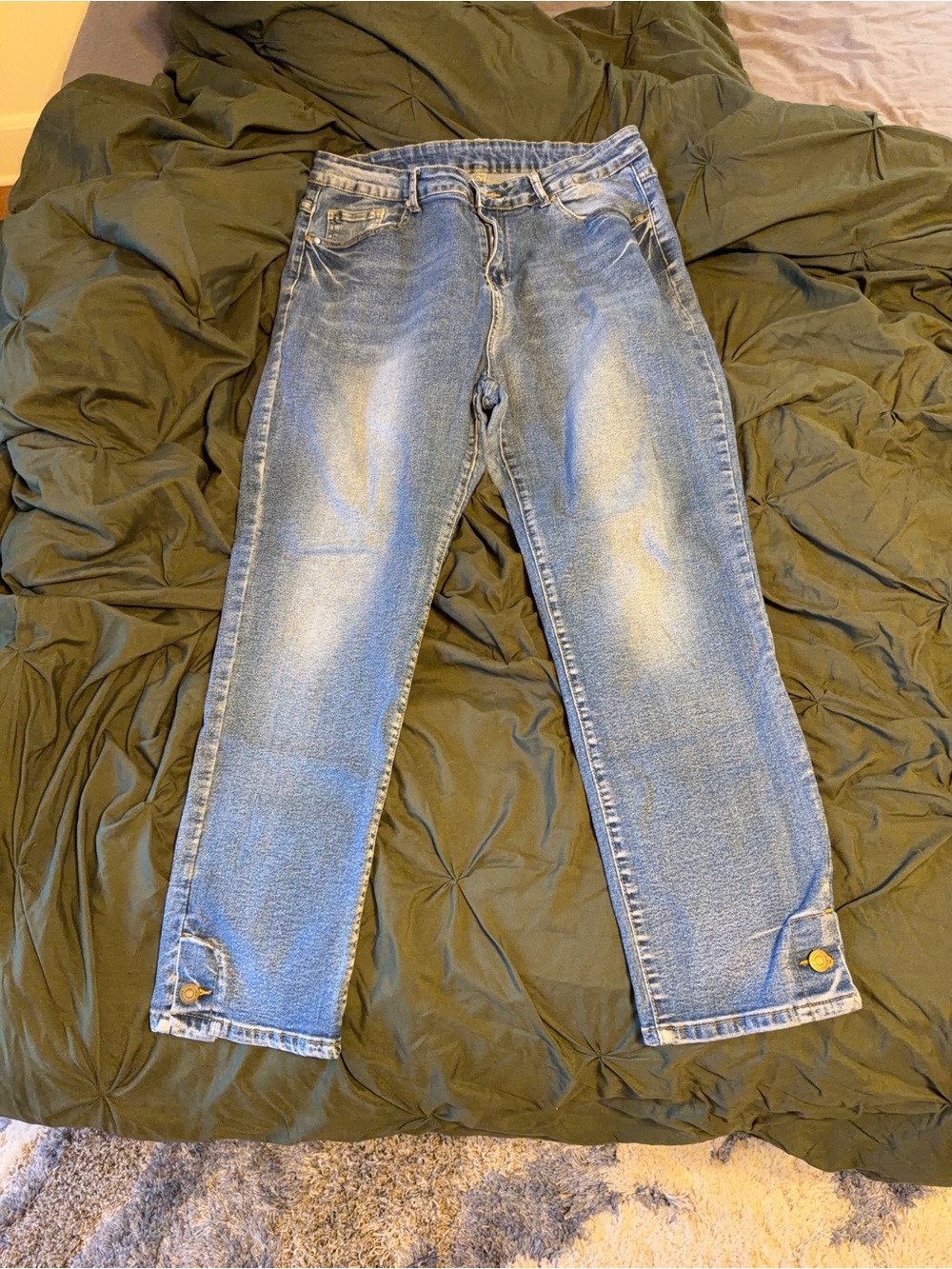 Women’s Skinny Jeans in Blue Wash